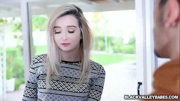 Black Beauty Maya Bijou Gives Us A Show