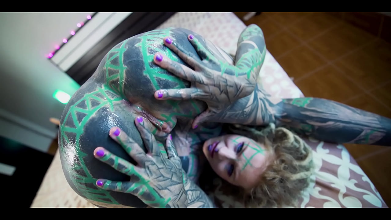 Inked babe craves anal Gaping and messy cumplay