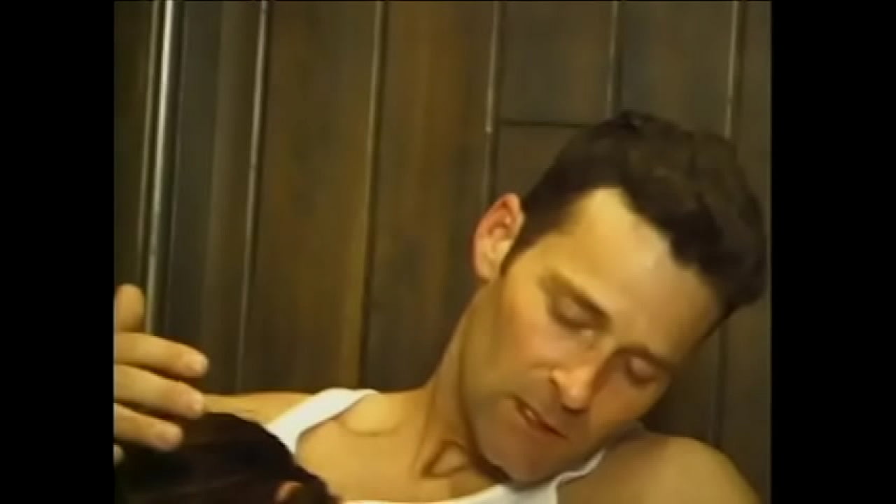 Pretty coed makes blowjob and fucks