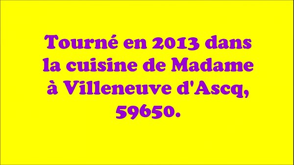 Miss Agatha De Ville est hyper bandante dans sa combinaison