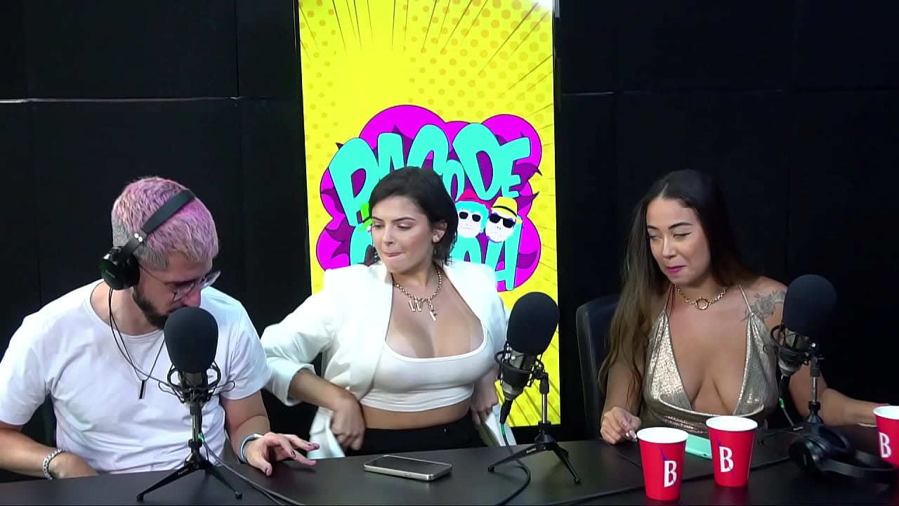 N&atilde;o tem jeito, a novinha tem o peito gostoso