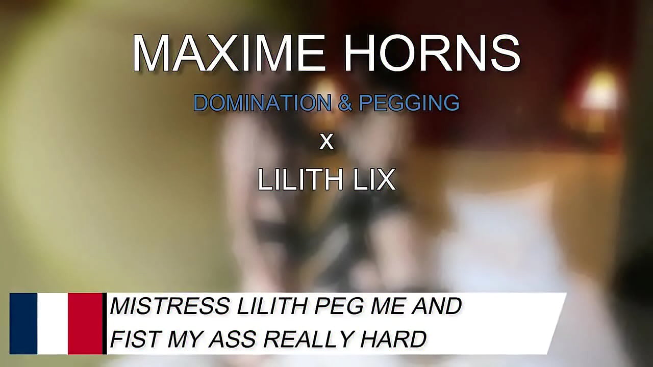 Attach&eacute;, domin&eacute;, p&eacute;n&eacute;tr&eacute;... Elle s&rsquo;occupe de moi comme je l&rsquo;adore Un gode immense, des claques, des coups de...