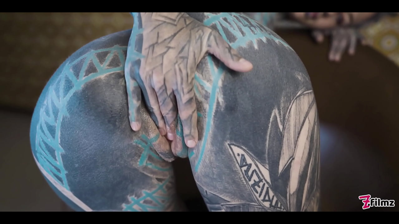 Ink-covered babe gets her ass wrecked by the fuck machine