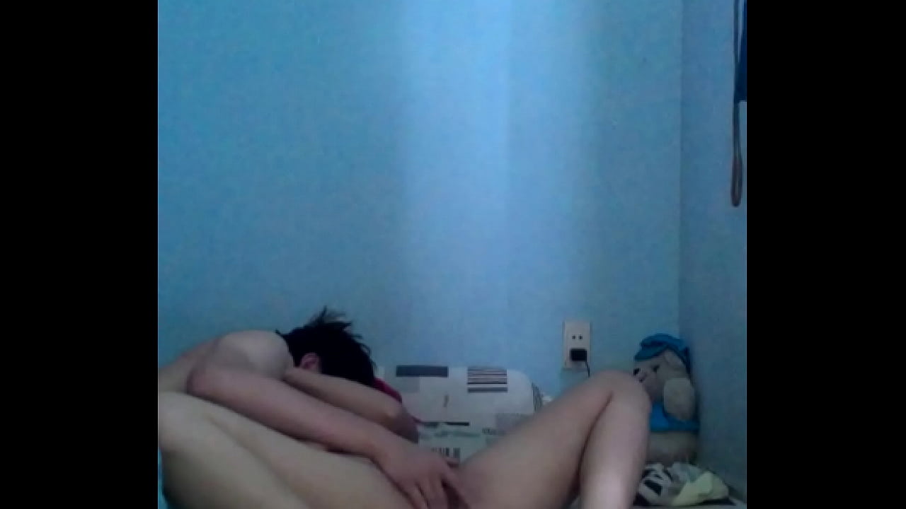 bú vú móc l&ocirc;̀n cho em sướng