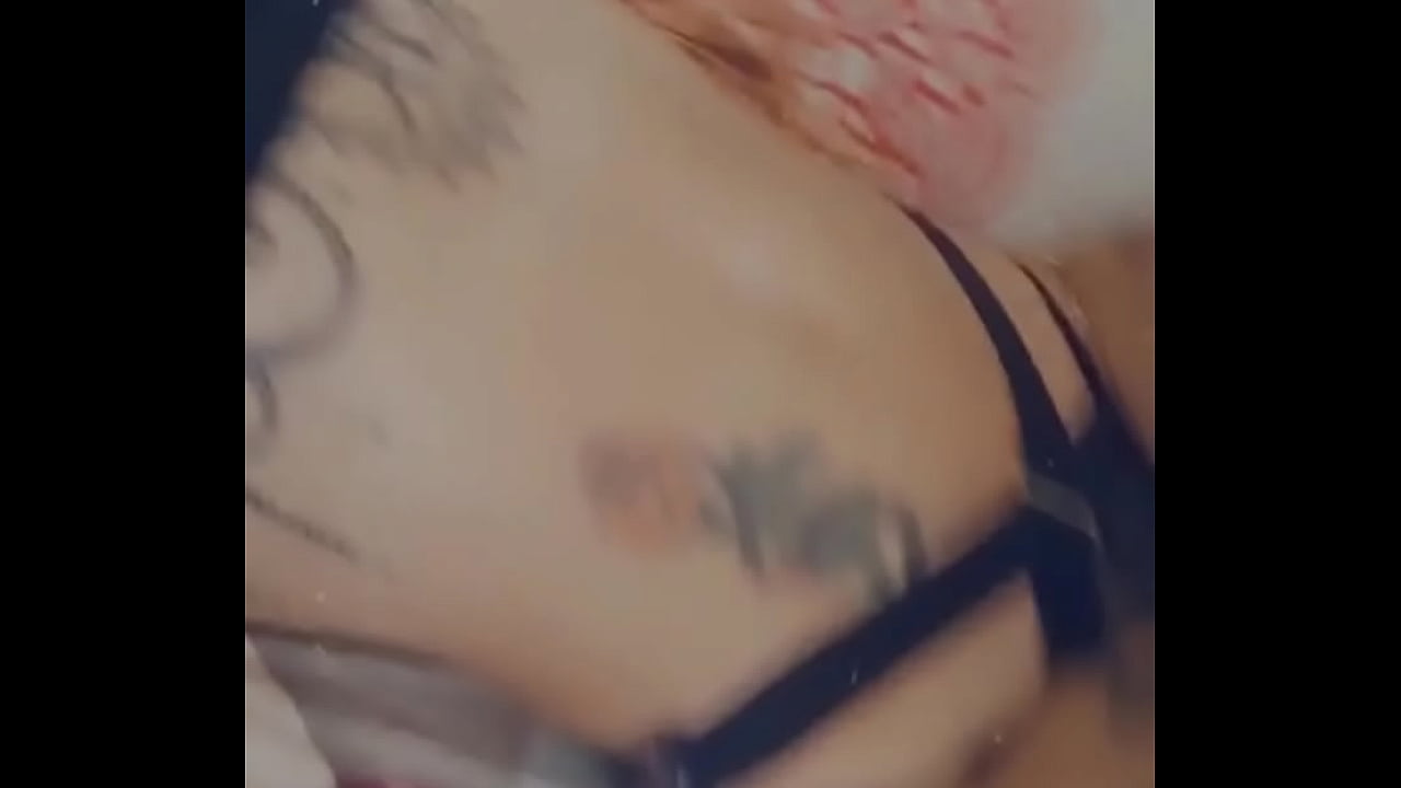 Apres ce repas au restaurant entre ami me voil&agrave; dans ma chambre tr&egrave;s chaudes