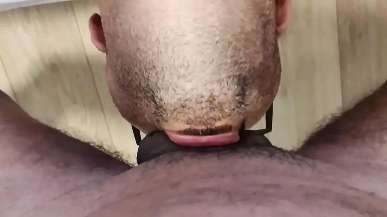 Neg&atilde;o dotado fudendo o mineirinho safado.