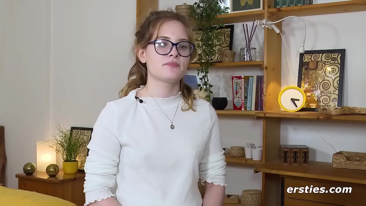 Nature girl Luna pampers herself with the magic wand vibrator