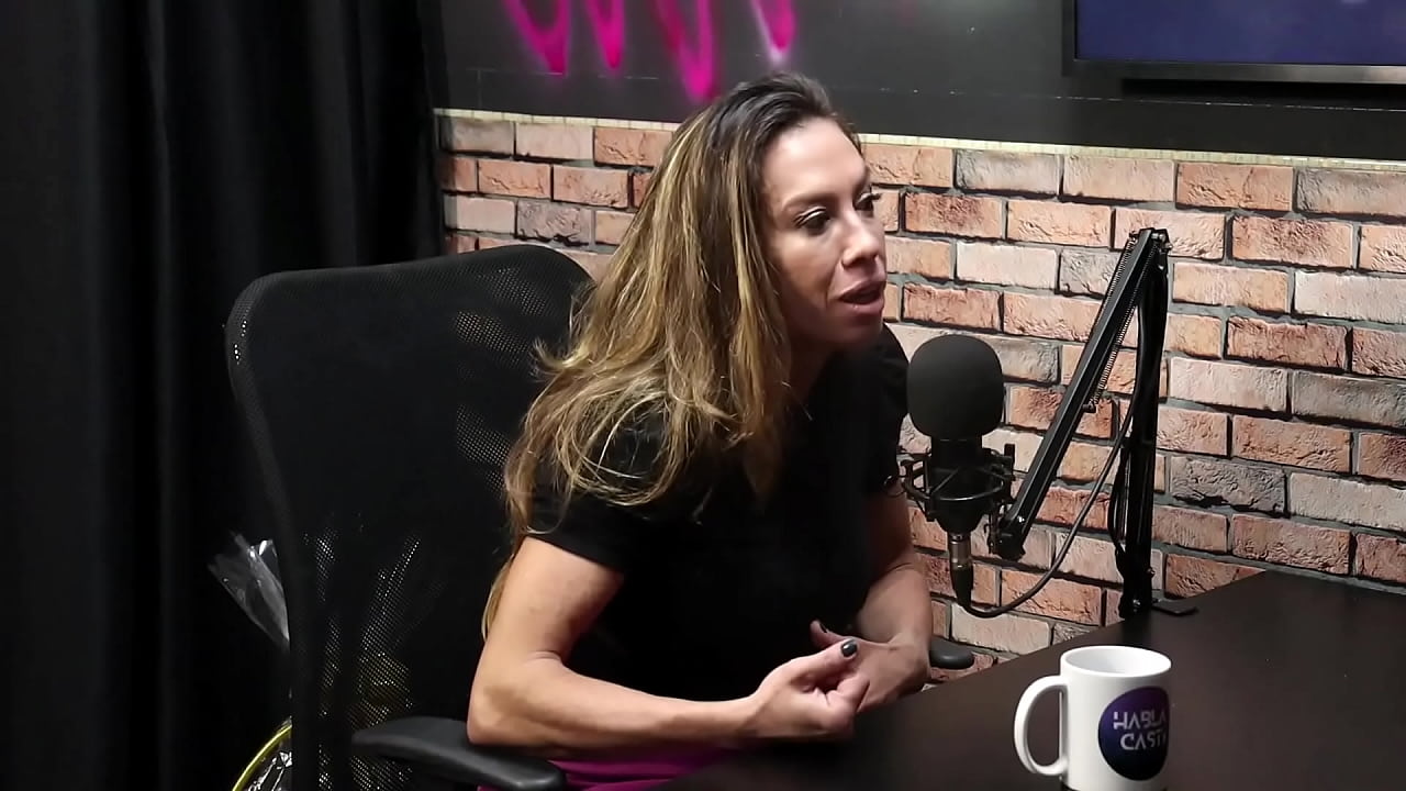 Lu Cabral Sex&oacute;loga