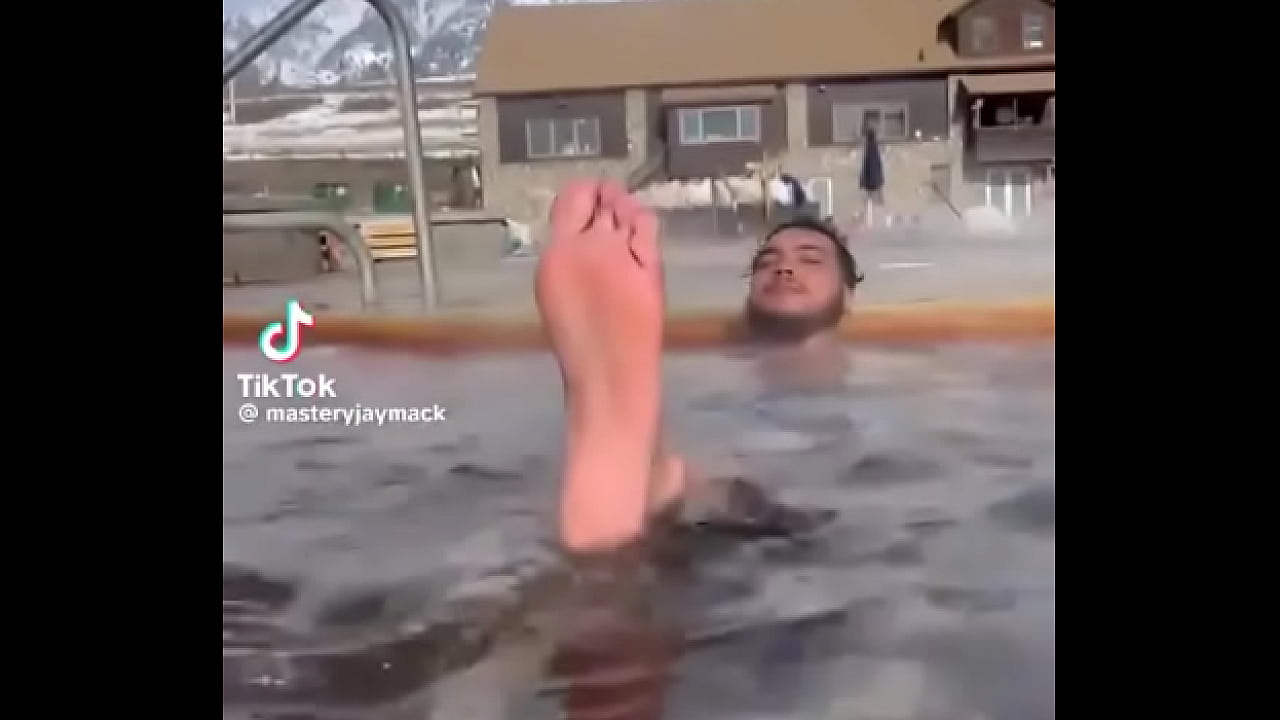 Someone get me and this mans feet alone in a room plz