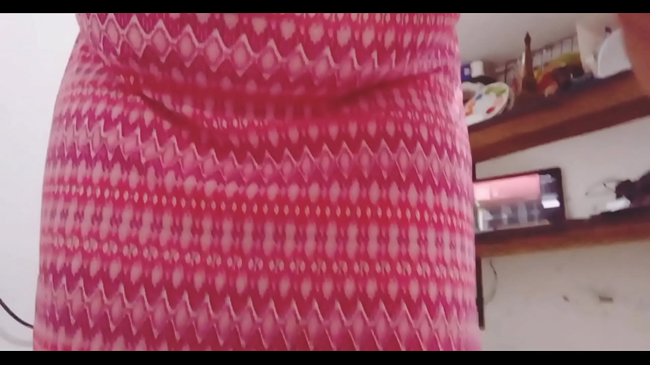 Mexicana morena gordita Jugando solita con su consolador de 20 cms