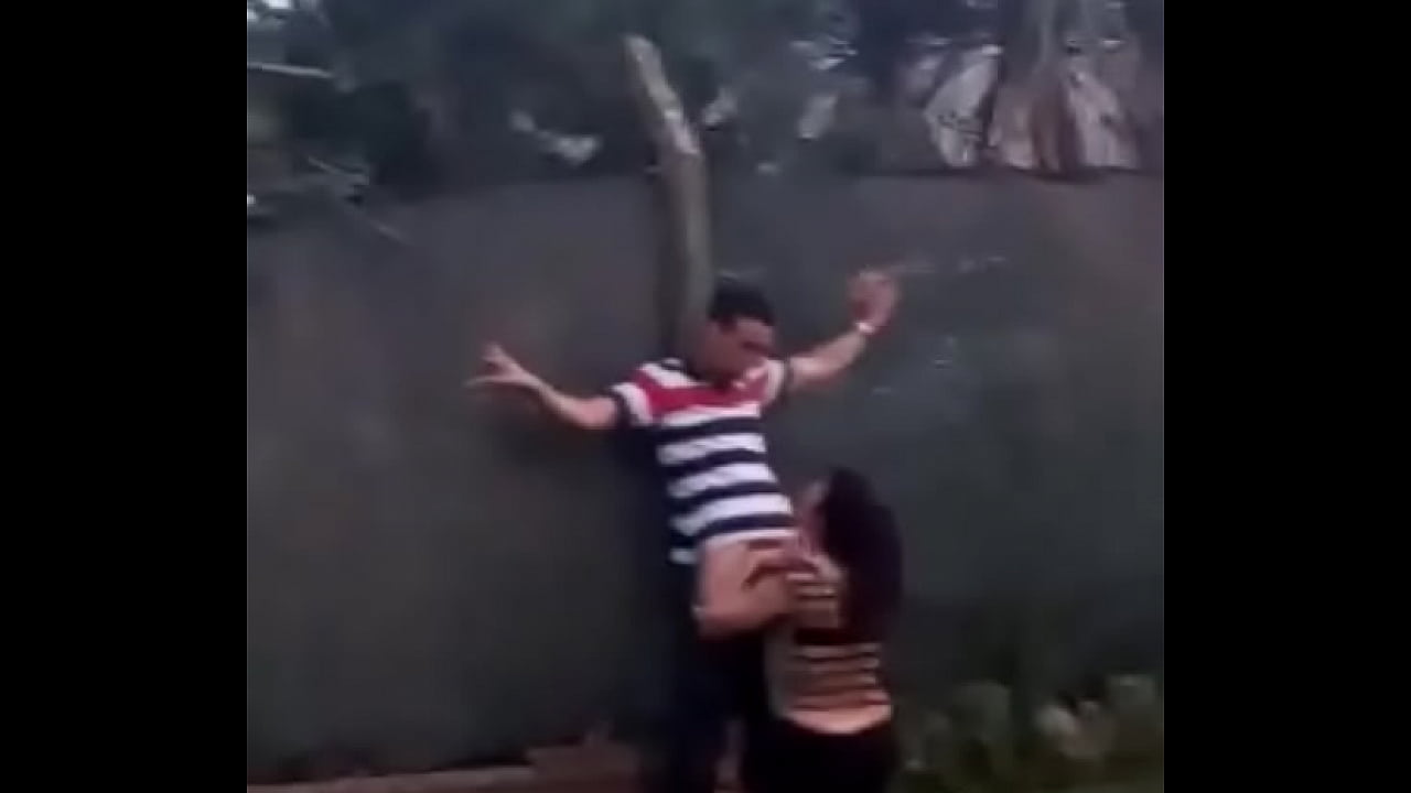 PETE de puta afuera de boliche en zarate parte 2