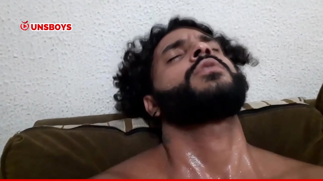 Garotos transando antes da balada da noite