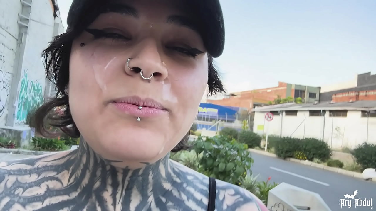 Puta pierde en reto, la follo y hace una cumwalk en la calle