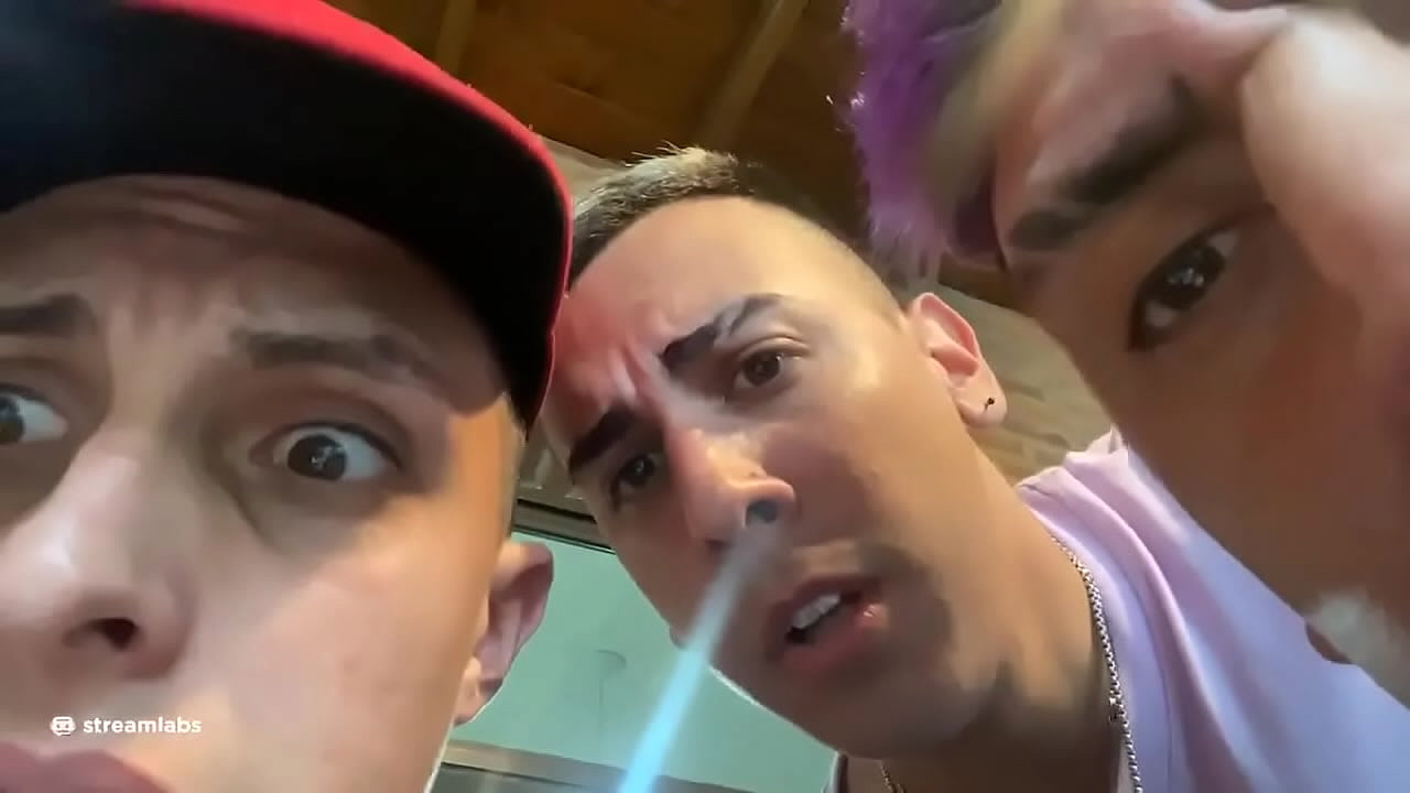 trio con adolecente modelo y su hermana de 18