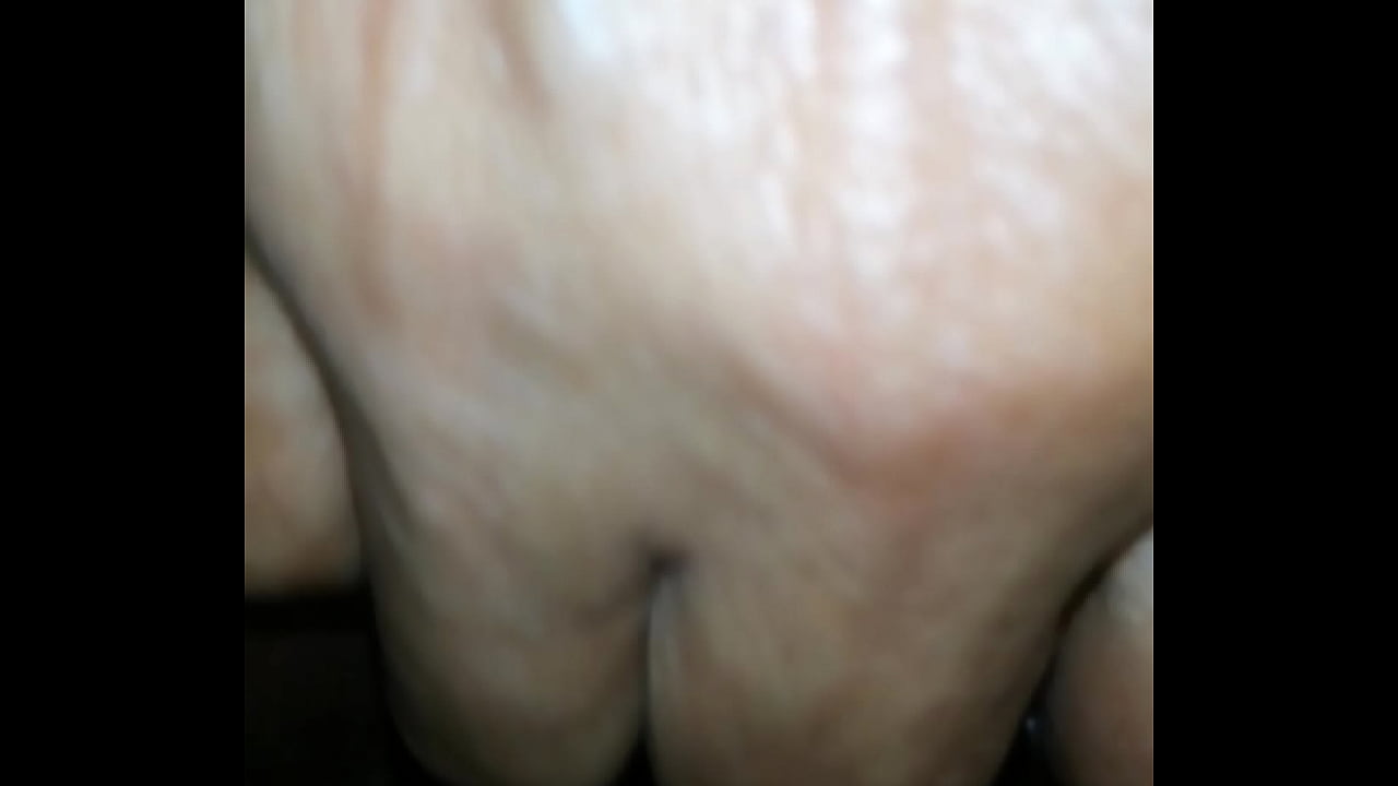 Suegra zorra gimiendo y se viene