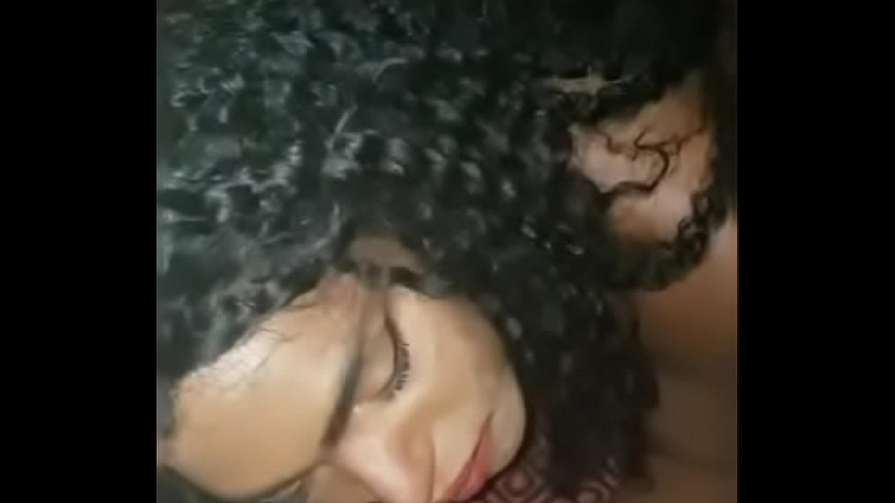 Cafu&ccedil;u botou Travesti  pra mamar