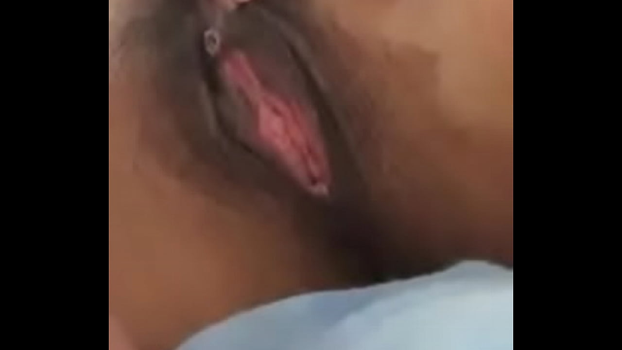 Novia me ense&ntilde;a c&oacute;mo se la abre