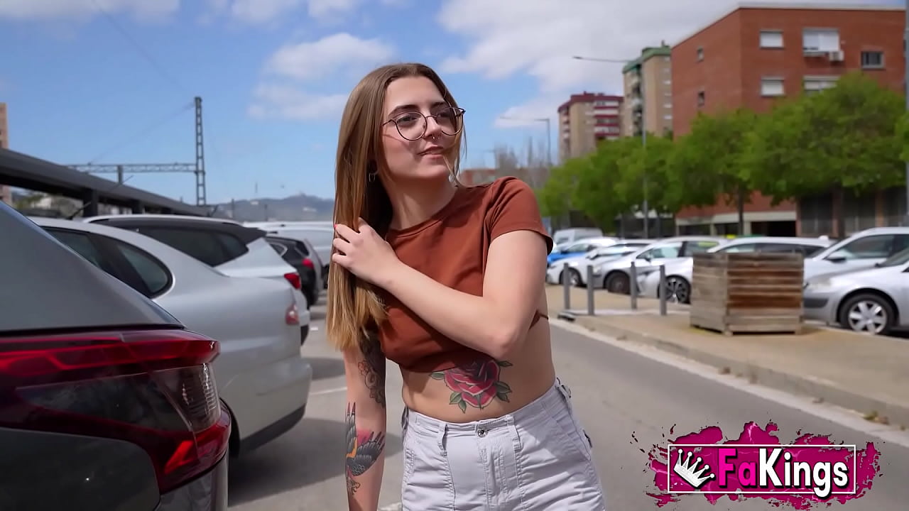 A tourist in Barcelona meets a girl to fuck all over the city. The beautiful and young Lorena Lopes fucks Jason Carrera in our car. FAKings