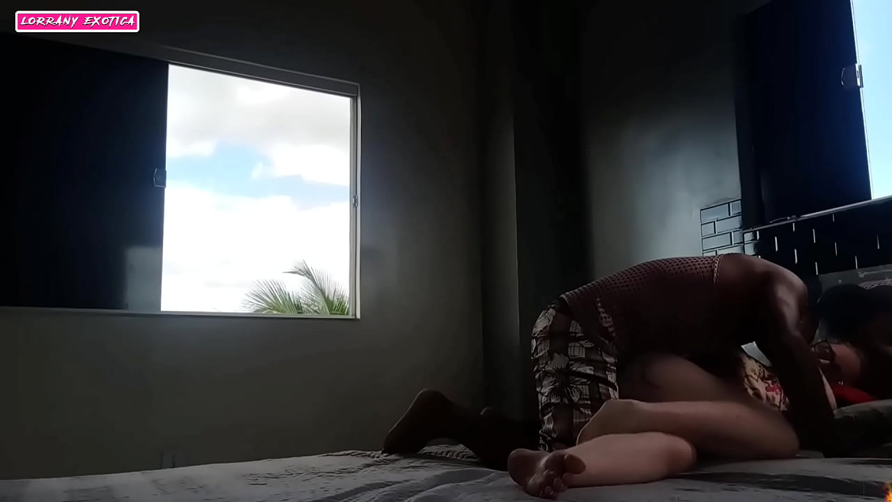 Meu melhor amigo terminou com a namorada dele e ele queria muito transar comigo entao dei pra ele e chamei di corno foi quando calou minha boca com uma gosada