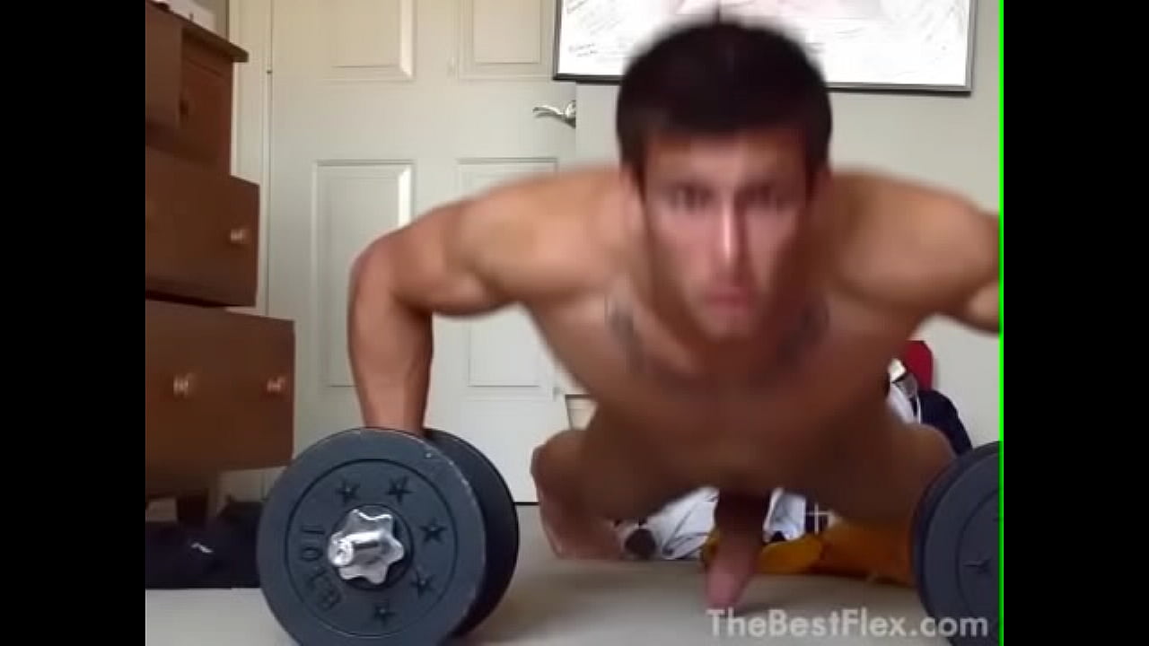 Youtuber Michael Hoffman flexing and jerking off his big dick!