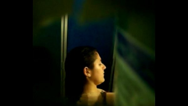 Aranza saliendo de ba&ntilde;arse