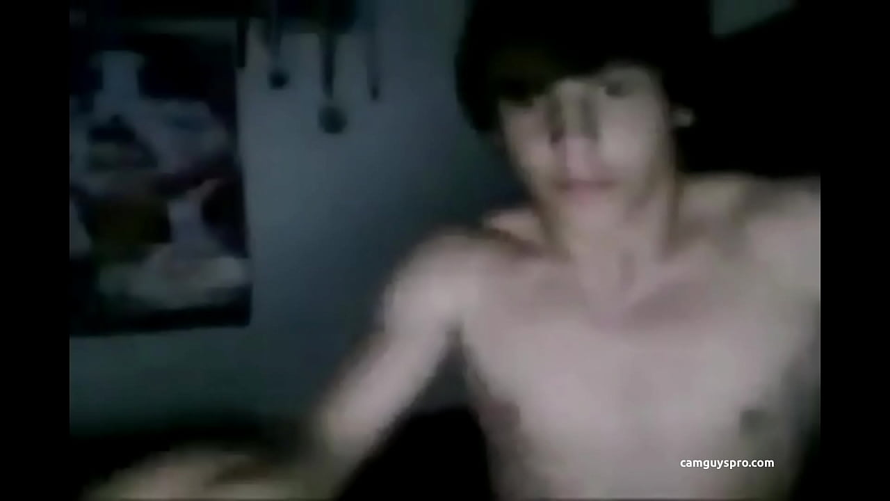 Bored Dude Gets On Cam And Jacks Off ( Camguyspro.com )