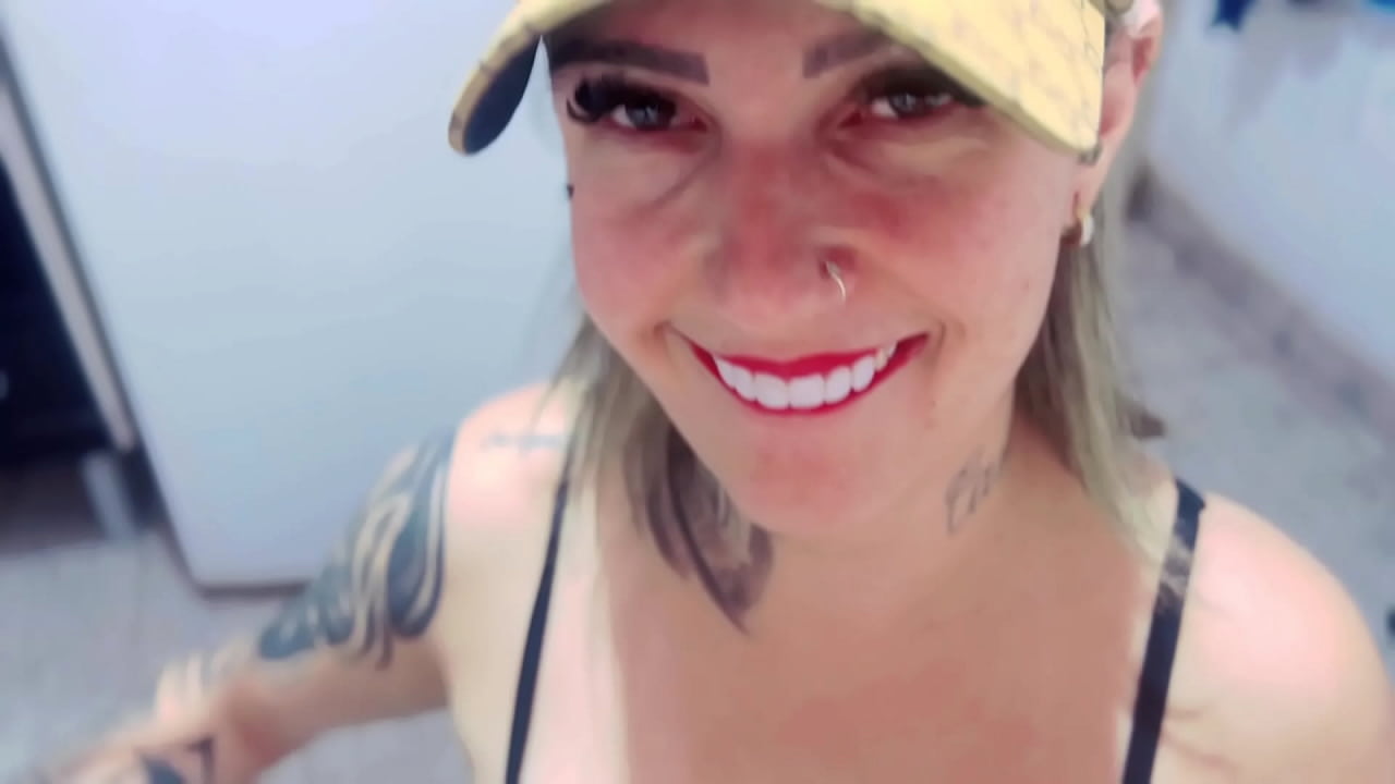 O Corno foi trabalhar eu fiquei sozinha em casa ! Chamei meu amante roludo realizei sua fantasia de receber um boquete da sua professora!