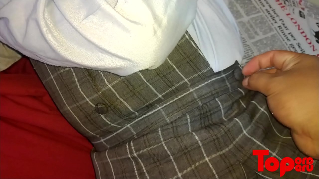 La chica saliendo de clases me muestra lo que es capaz