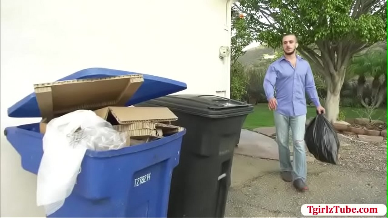 Horny Guy enjoys barebacking Transbabe Casey Kisses tight butthole