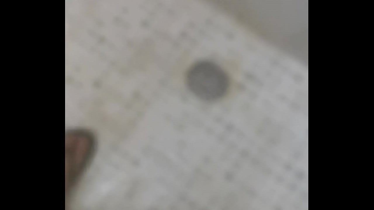 Me la jalo en el ba&ntilde;o