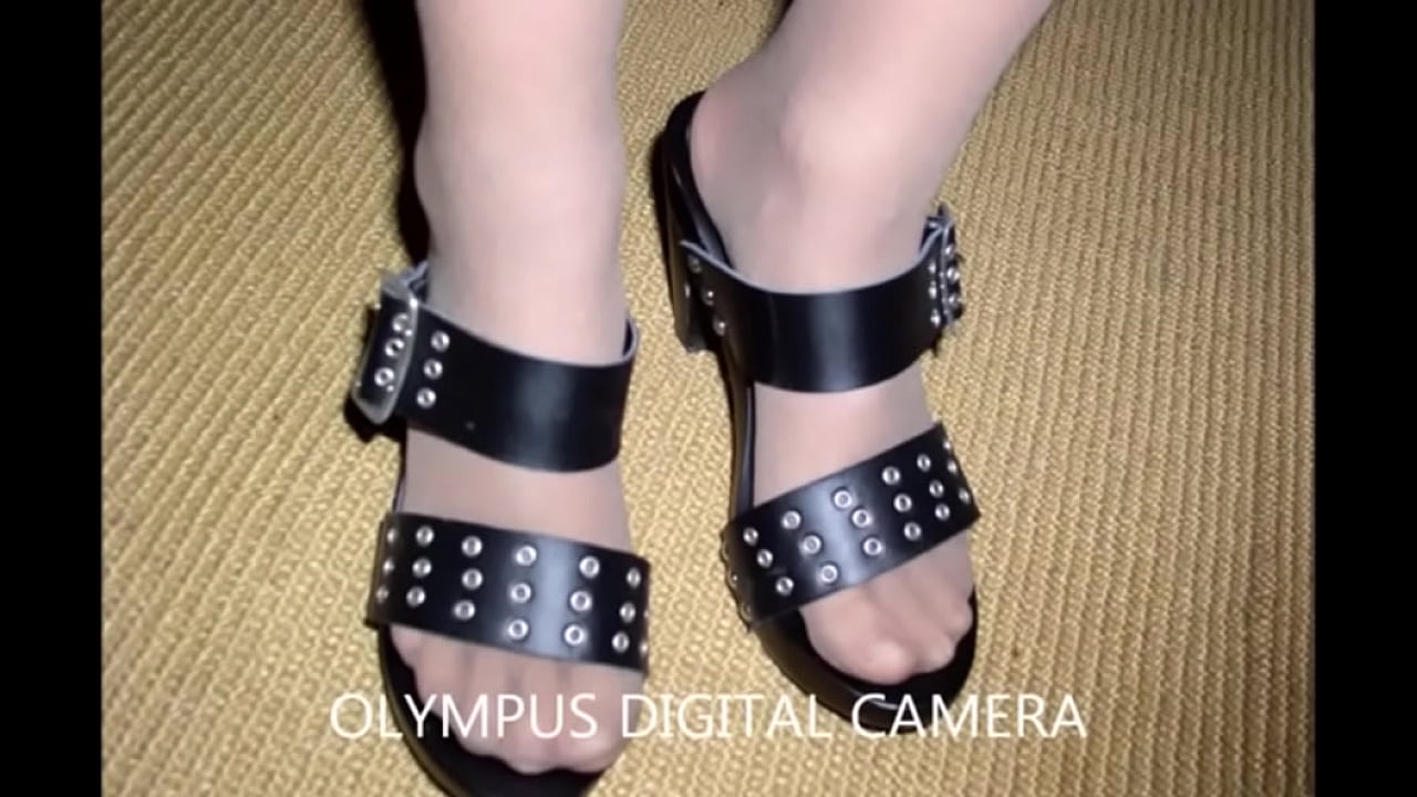 Feet pantyhose amica