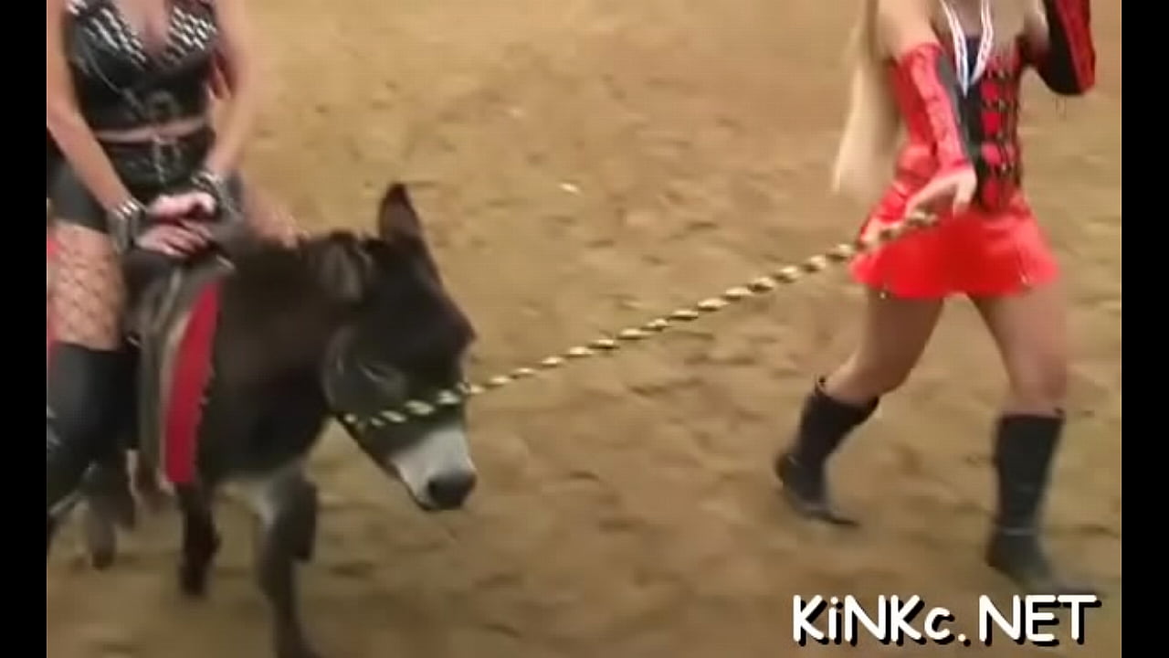 Wet wide open needs schlong