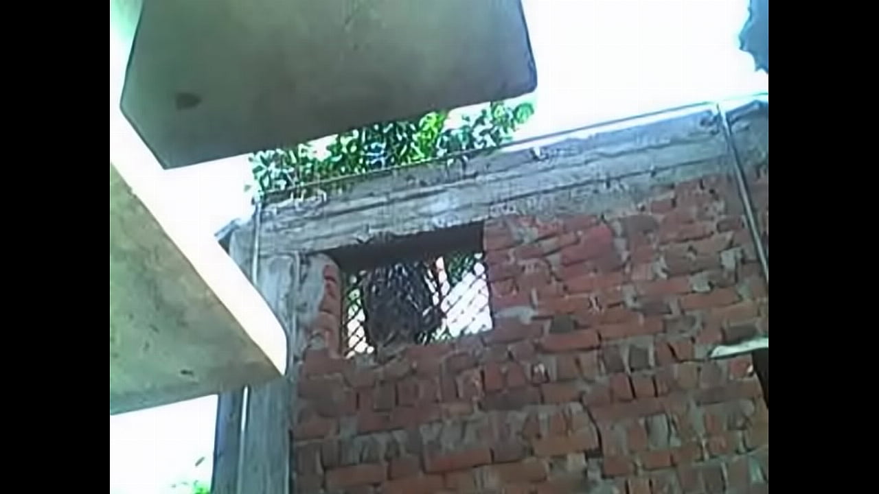 My gf showing her ass hole from ventilator