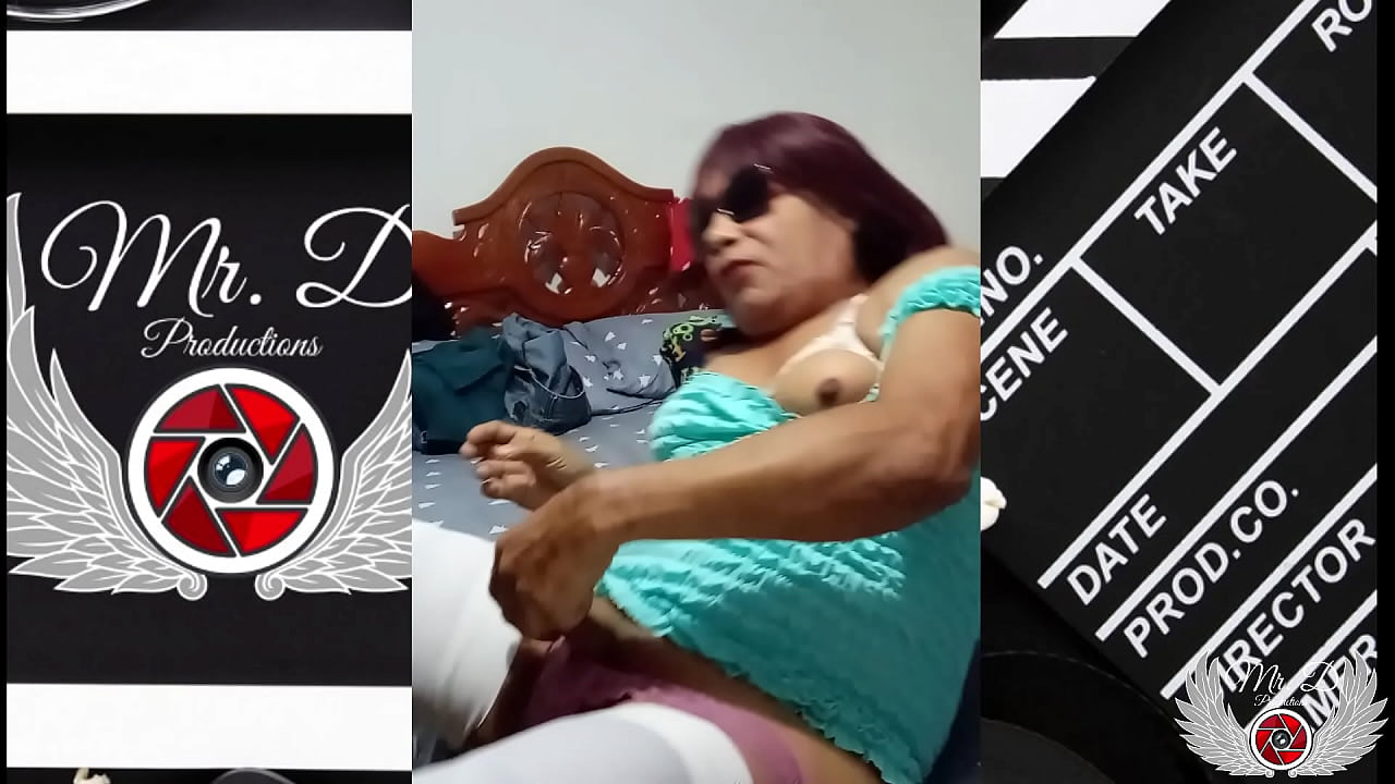 Mamada y follada con negro de verga grande. Me mete su gran verga y mi consolador gigante por mi culo dilatado