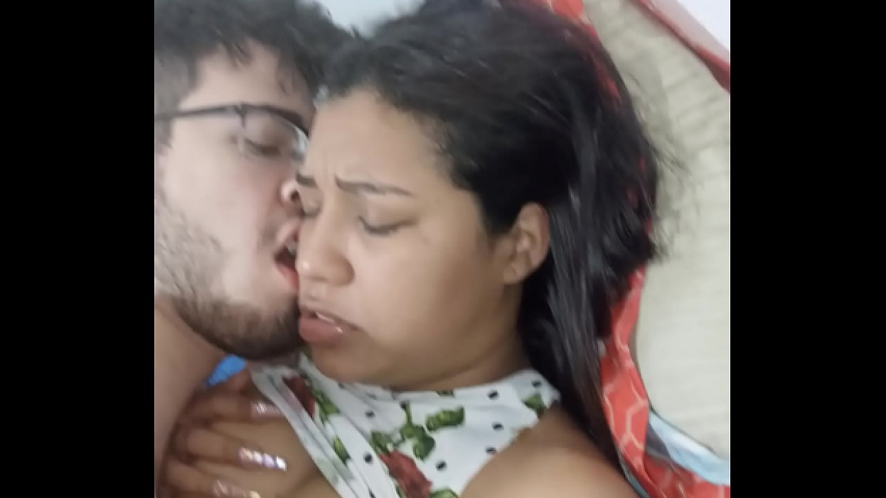 follada la secretaria morena de 18 a&ntilde;os de tetas grandes ca&iacute;das morena de united states video full hd xnxx