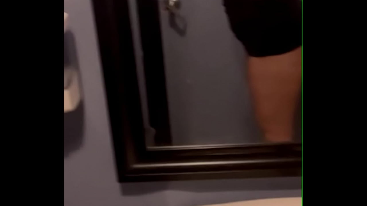 Latina twerks big booty