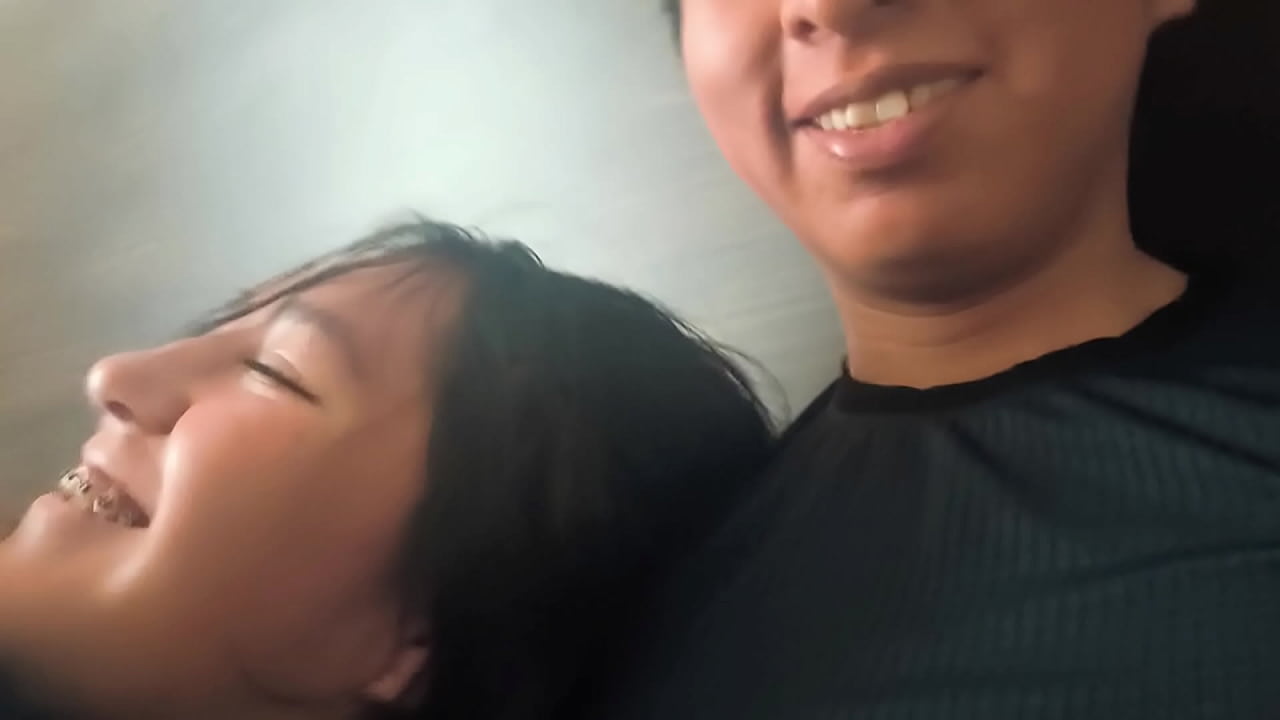 Mi amiga cristiana de 18 a&ntilde;os quiere sacarme leche, su novio piensa que esta estudiando en la universidad, pero ella se falta para tener SEXO conmigo