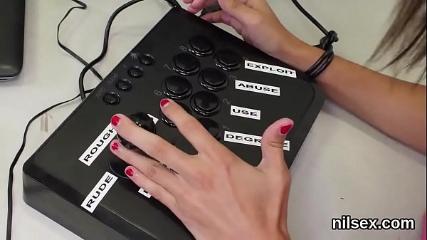 Wild whore gets her fuckholes spread and deeply fucked