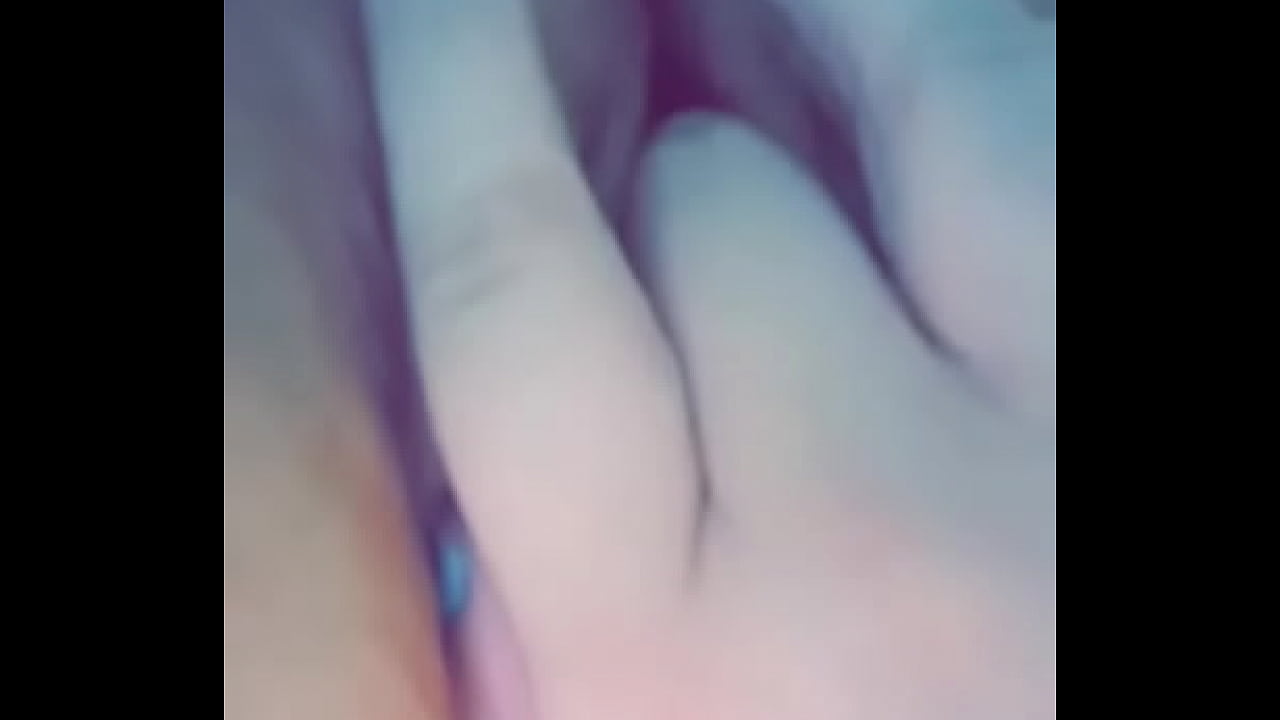 Latina playing with pink pussy in the bath