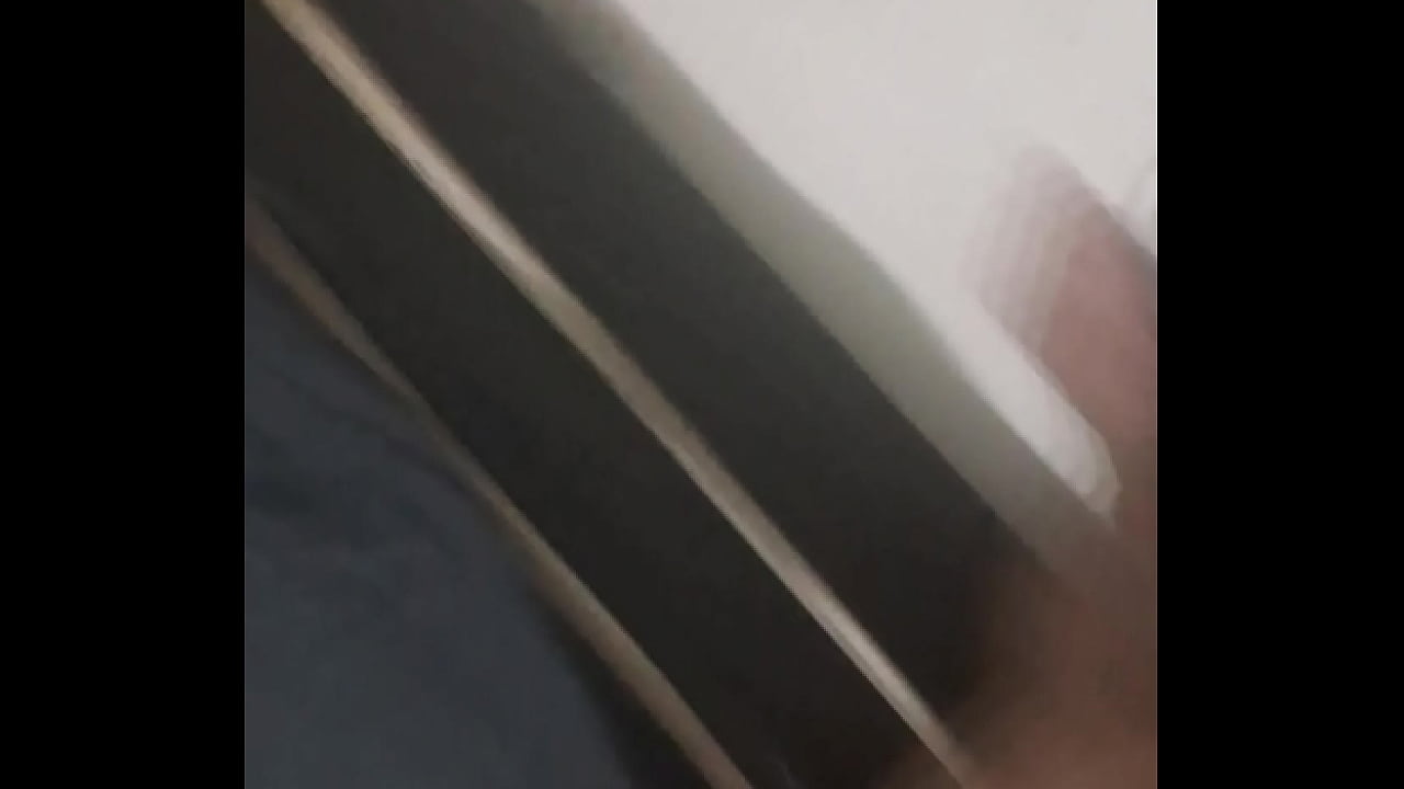 Kleber Gozando - Acordei com um tes&atilde;o,querendo uma buceta mais t&aacute; dif&iacute;cil arrumar uma pra comer