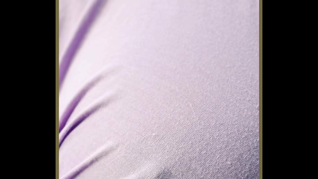 MILF exhibits no bra in outdoor dare