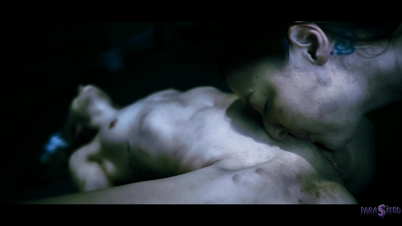 Hardcore Parasited Lesbian Sex - Girl on Girl Threesome Action with LOADS of Squirt