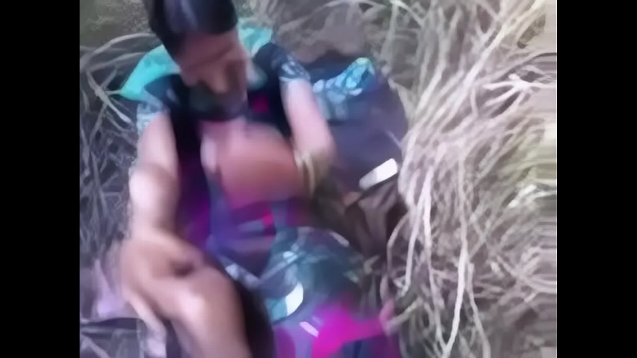 Tumkuru Aunty outdoor sex game - Free Videos Adult Sex Tube