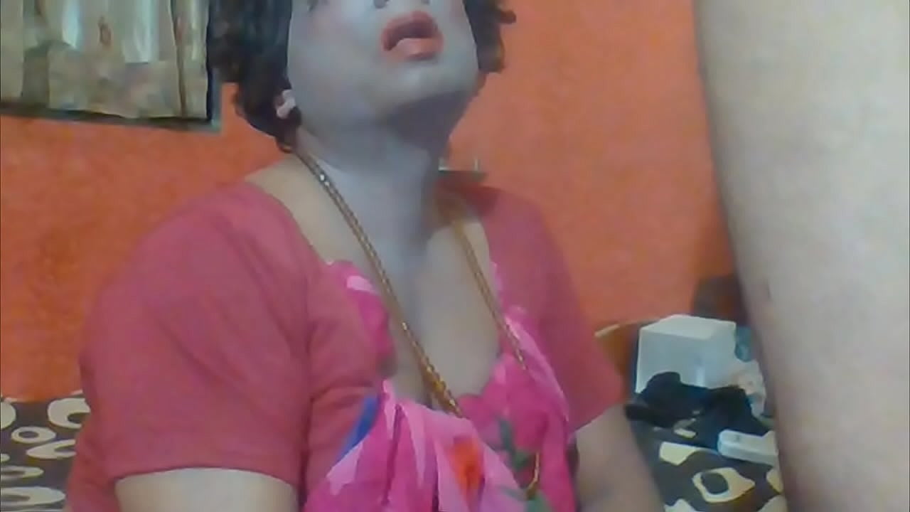 Crossdresser Whore drinking piss and takes a shower of piss