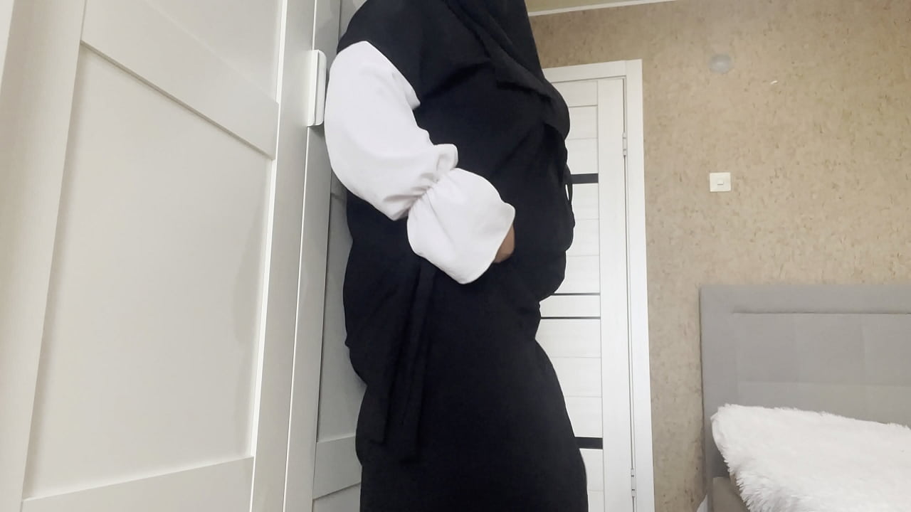 MILF in hijab jerks tight pussy hard and cums