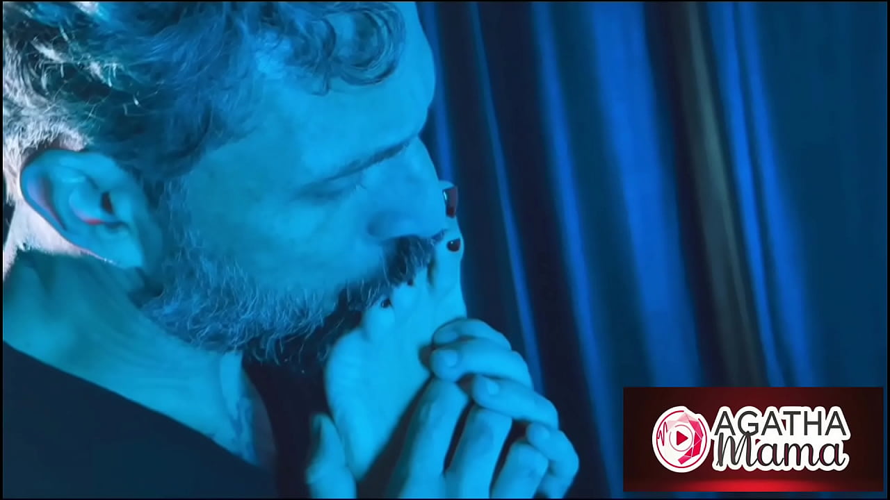 Agatha Mama em: Fetiche por p&eacute;s, sexo intenso - Gr&aacute;tis