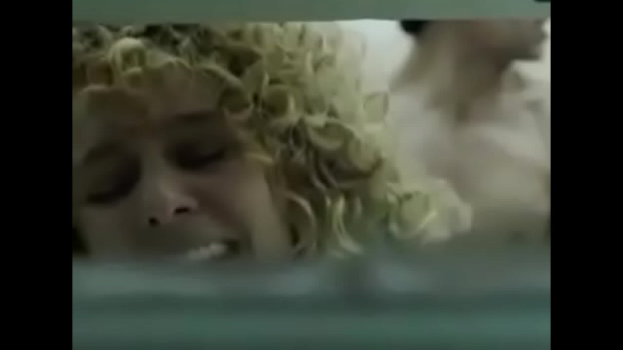 Se la mete por el orto