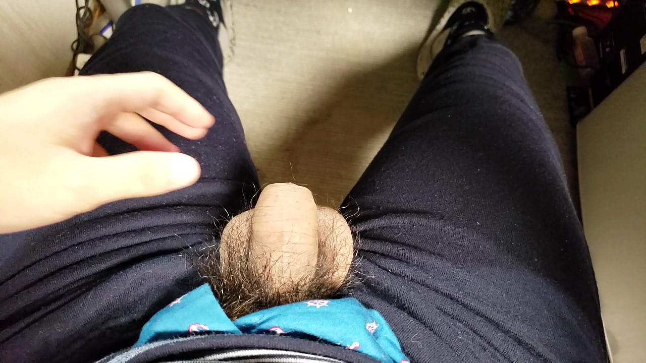 包茎ペニスで皮オナニーしてみた