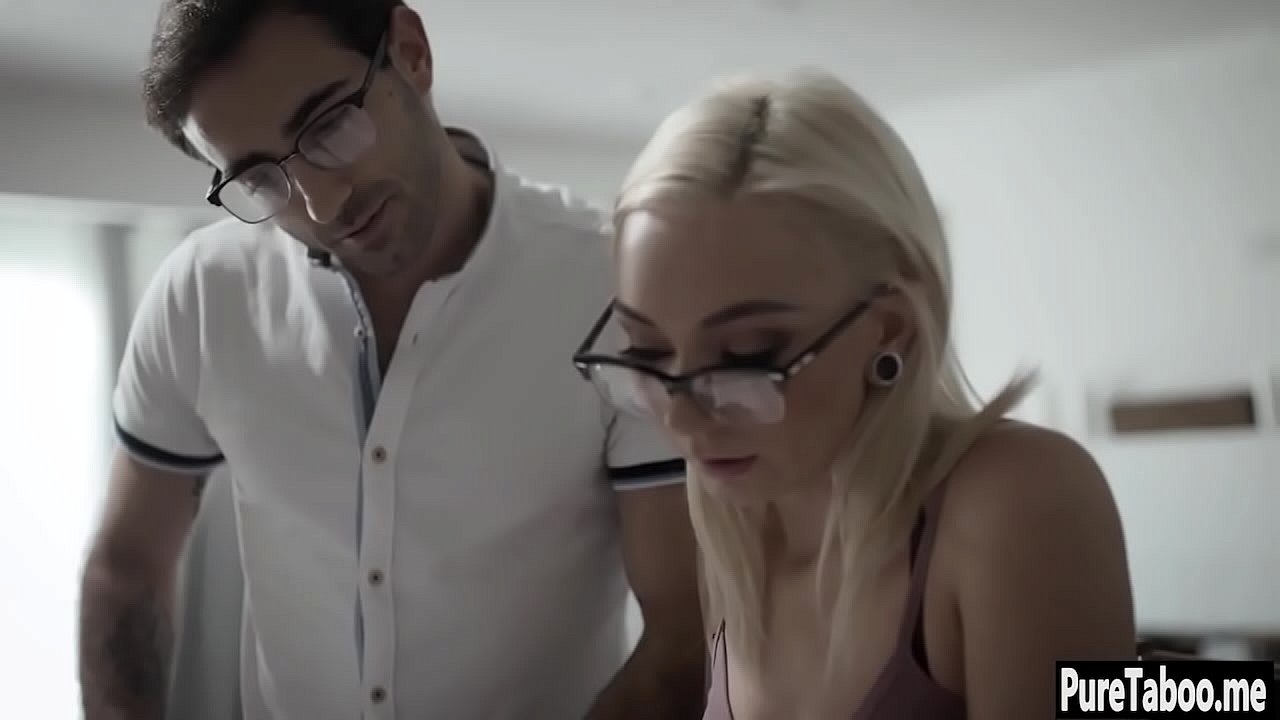 Sexy babe sucks big hard cock