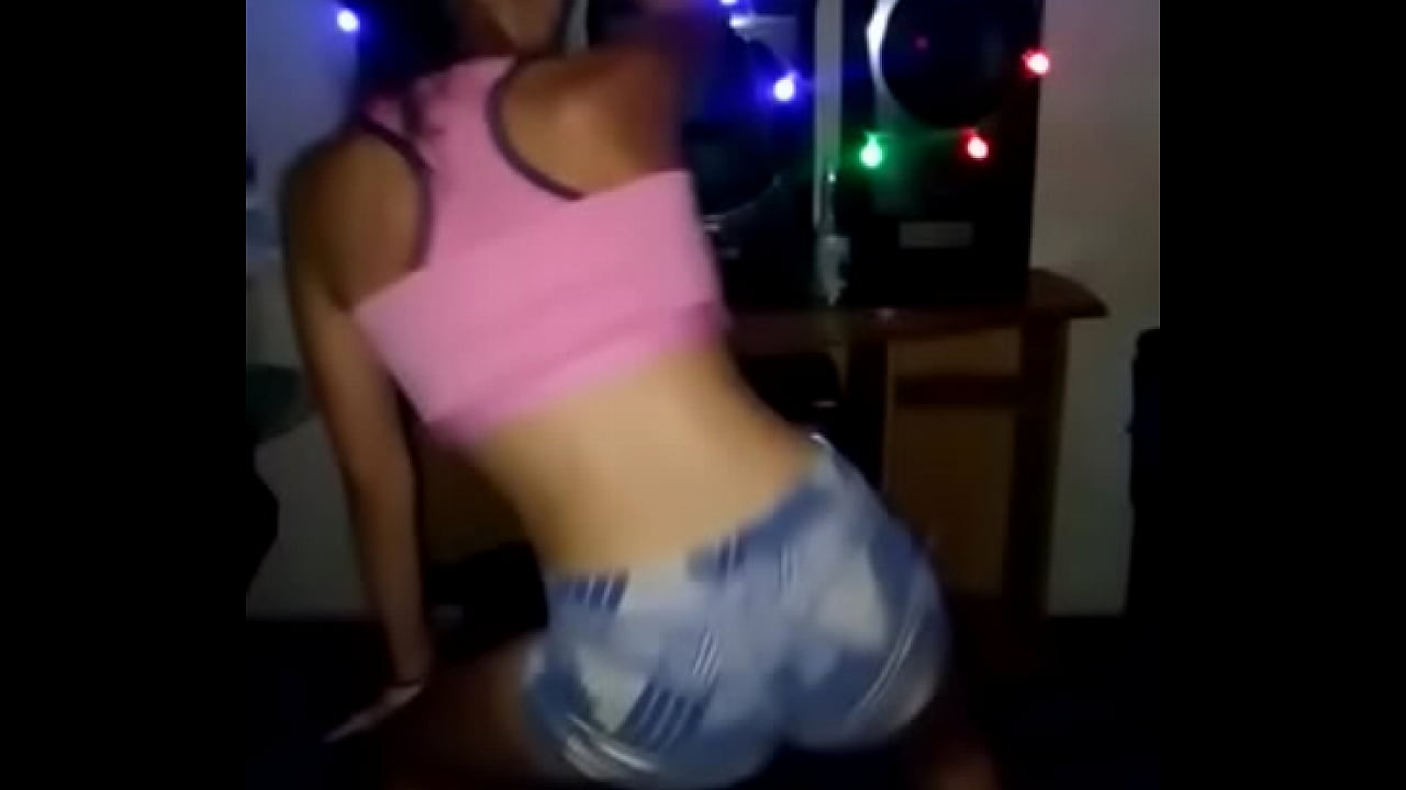 Anyiii bailando sexy